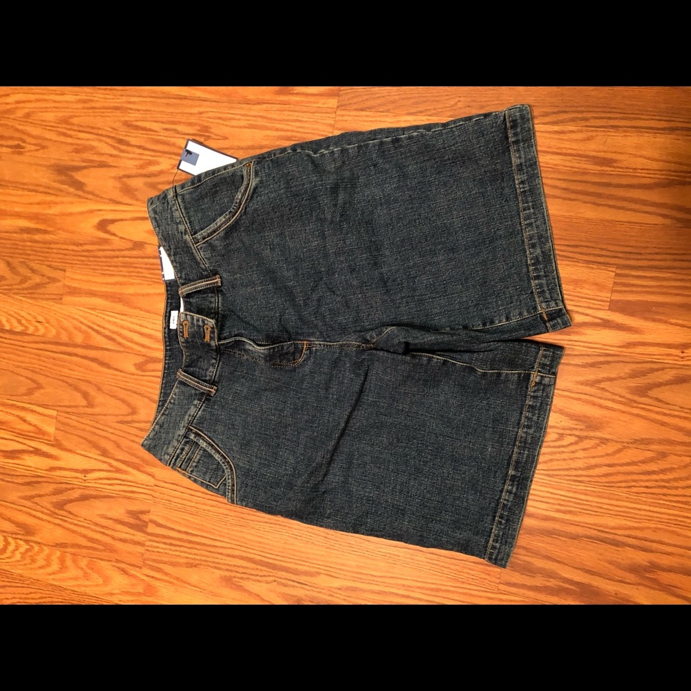 Shorts - Picture 2 of 3